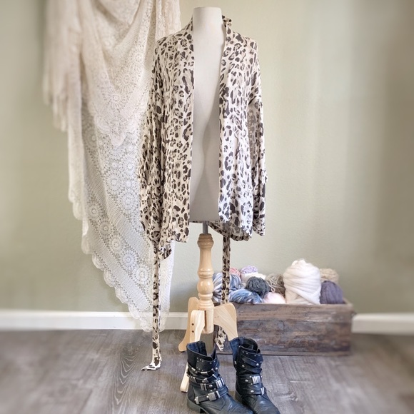 🖤 SPELL | Wild Ones Short Kimono - Leopard Print - Picture 3 of 8